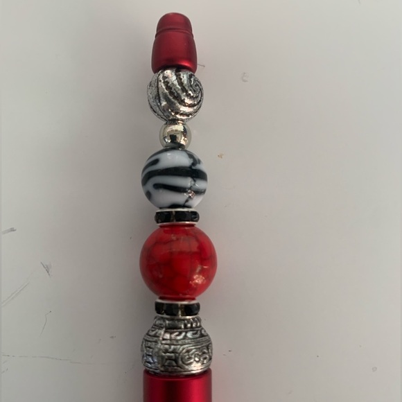 Hand crafted Beaded Pen, black ink with extra refillable ink. - Picture 2 of 2